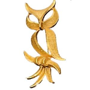 Vintage Stylized Owl Gold Tone Brooch By Mamselle Pin Jewelry